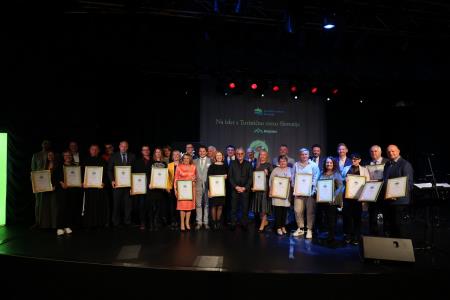 V Kamniku dobili dve priznanji vseslovenskega tekmovanja Moja dežela, lepa in gostoljubna. »Več pa ni (2)